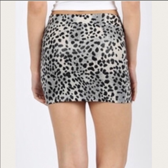 Snake skin leopard print mini skirt - Picture 2 of 4